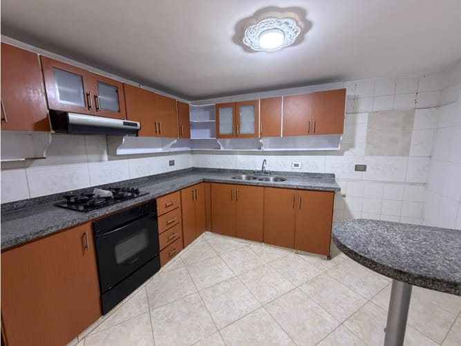 Casa de 6 alcobas en arriendo en Tairona Ii, Floridablanca, 240 m² · foto 9 de 24