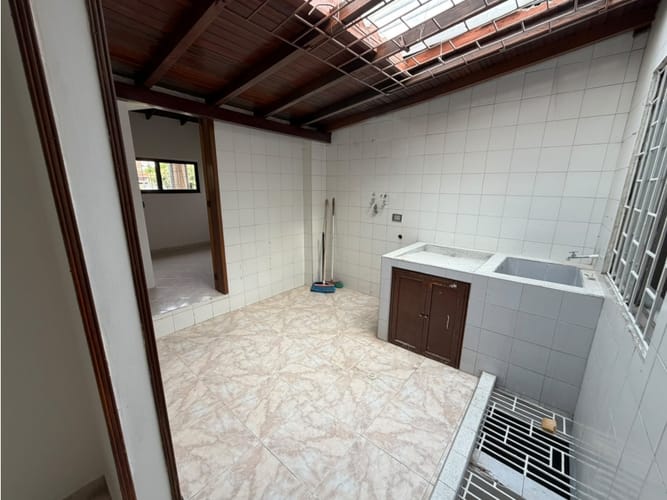 Casa de 6 alcobas en arriendo en Tairona Ii, Floridablanca, 240 m² · foto 13 de 24