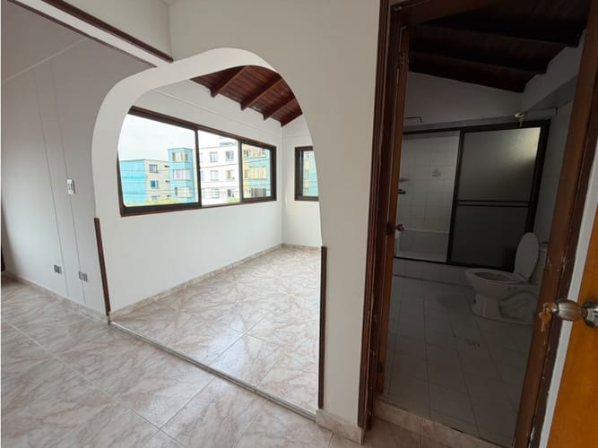 Casa de 6 alcobas en arriendo en Tairona Ii, Floridablanca, 240 m² · foto 19 de 24