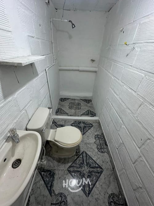 Apartamento de 2 alcobas en venta en La Milagrosa, Medellín, 46 m² · foto 5 de 8