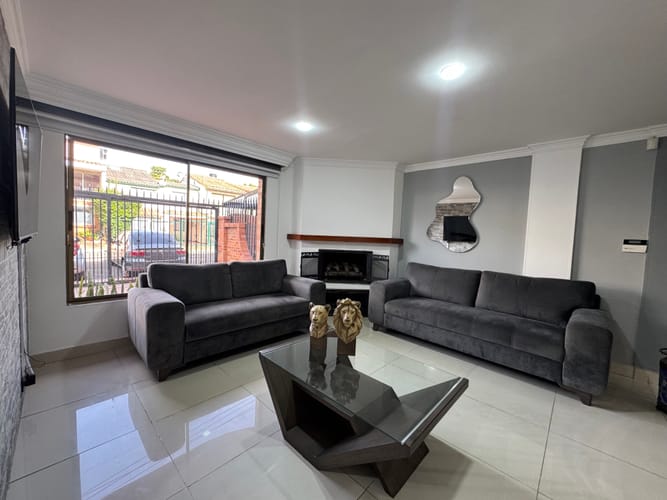 Casa de 4 alcobas en venta en Santa Lucia, Chía, 288 m² · foto 2 de 19