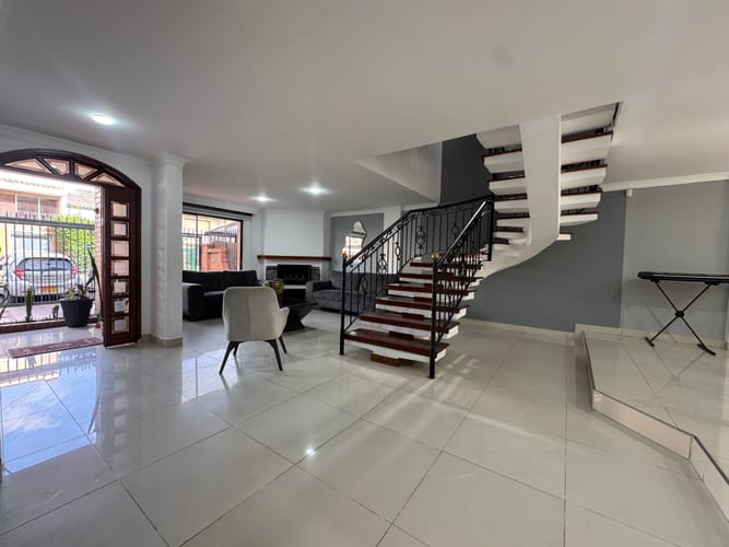 Casa de 4 alcobas en venta en Santa Lucia, Chía, 288 m² · foto 5 de 19