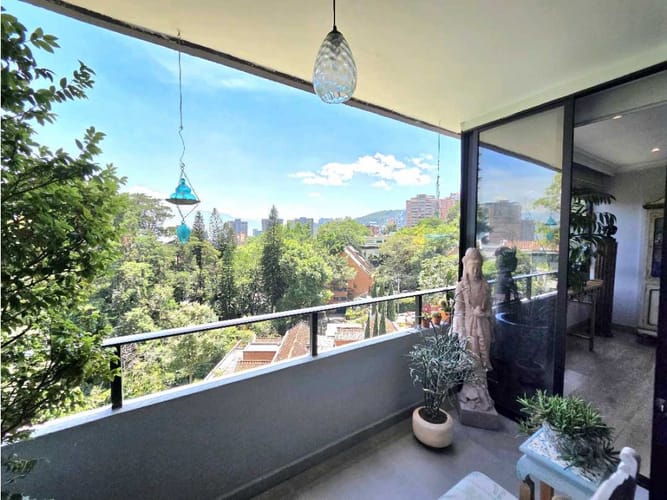 Apartamento de 3 alcobas en venta en Los Balsos, Medellín, 240 m² · foto 4 de 22