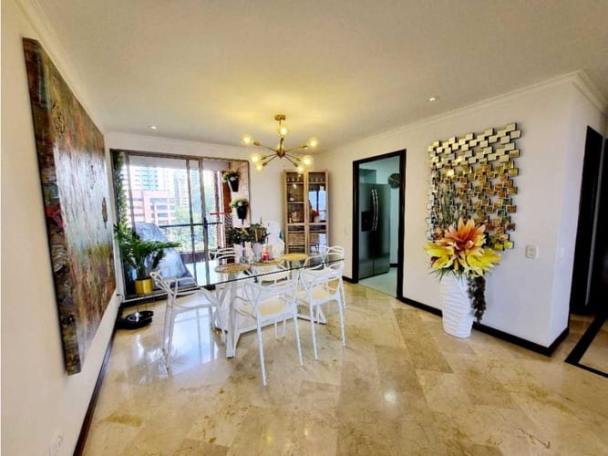 Apartamento de 3 alcobas en venta en San Lucas, Medellín, 140 m² · foto 2 de 15