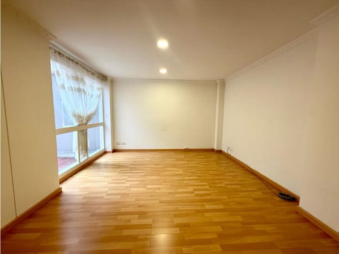 Apartaestudio en venta en Cedritos, Bogotá, 72 m² · foto 8 de 12