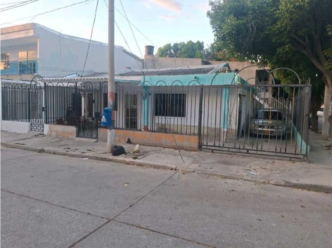 Casa de 7 alcobas en venta en Urbanizacion Autopista, Santa Marta, 300 m² · foto 3 de 17