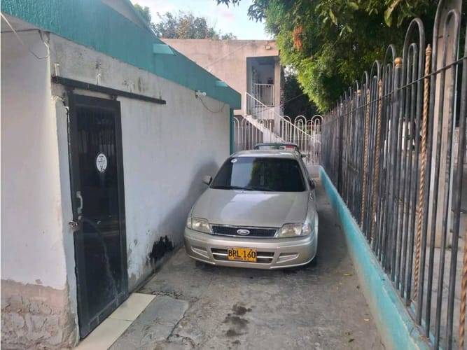 Casa de 7 alcobas en venta en Urbanizacion Autopista, Santa Marta, 300 m² · foto 6 de 17
