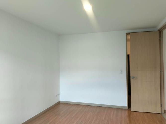 Apartamento de 2 alcobas en arriendo en El Poblado, Medellín, 104 m² · foto 11 de 15