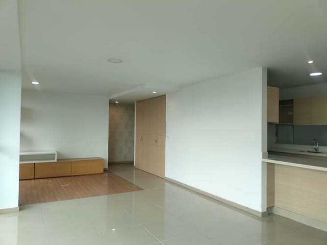 Apartamento de 2 alcobas en arriendo en El Poblado, Medellín, 104 m² · foto 8 de 15
