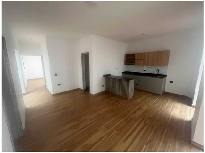 Casa de 6 alcobas en venta en Santa Teresita, Medellín, 203 m² · foto 3 de 16