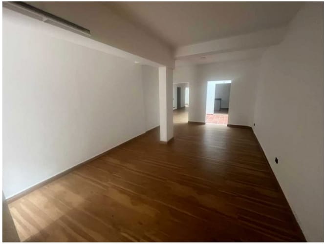 Casa de 6 alcobas en venta en Santa Teresita, Medellín, 203 m² · foto 4 de 16