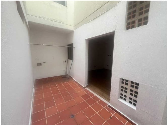 Casa de 6 alcobas en venta en Santa Teresita, Medellín, 203 m² · foto 8 de 16