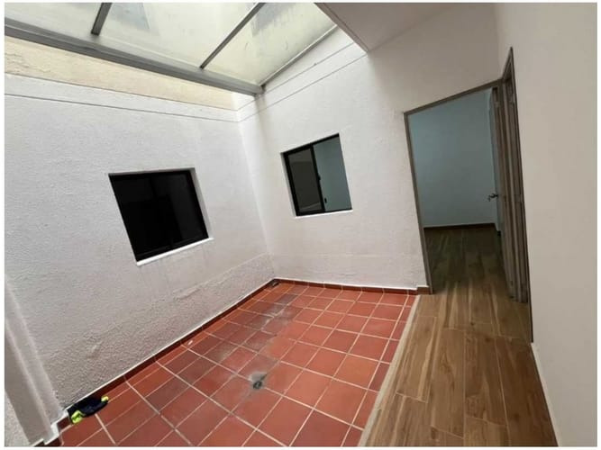 Casa de 6 alcobas en venta en Santa Teresita, Medellín, 203 m² · foto 10 de 16