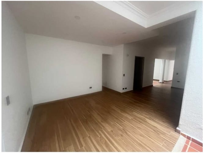 Casa de 6 alcobas en venta en Santa Teresita, Medellín, 203 m² · foto 16 de 16