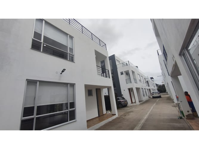 Casa de 4 alcobas en venta en La Moya, Cota, 120 m² · foto 2 de 24