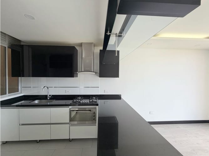 Apartaestudio en venta en Los Cedros, Bogotá, 49 m² · foto 6 de 19