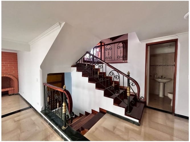Apartamento de 3 alcobas en venta en El Tesoro, Medellín, 165 m² · foto 2 de 24