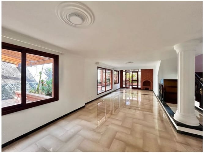 Apartamento de 3 alcobas en venta en El Tesoro, Medellín, 165 m² · foto 5 de 24