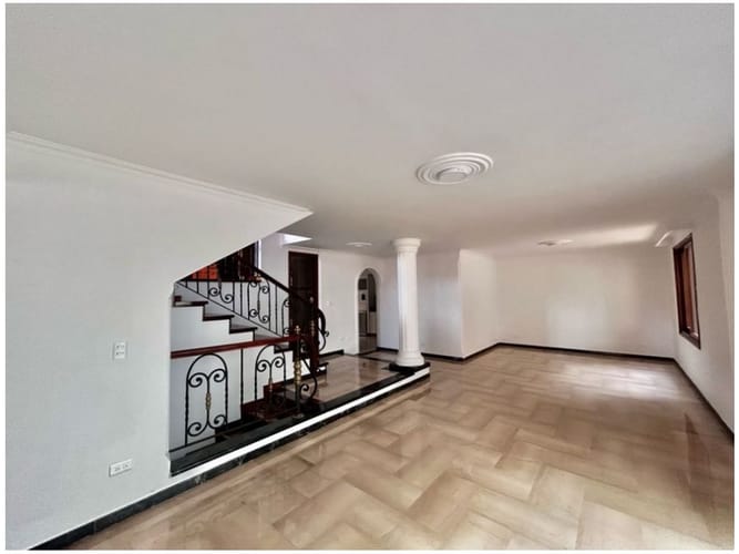 Apartamento de 3 alcobas en venta en El Tesoro, Medellín, 165 m² · foto 7 de 24