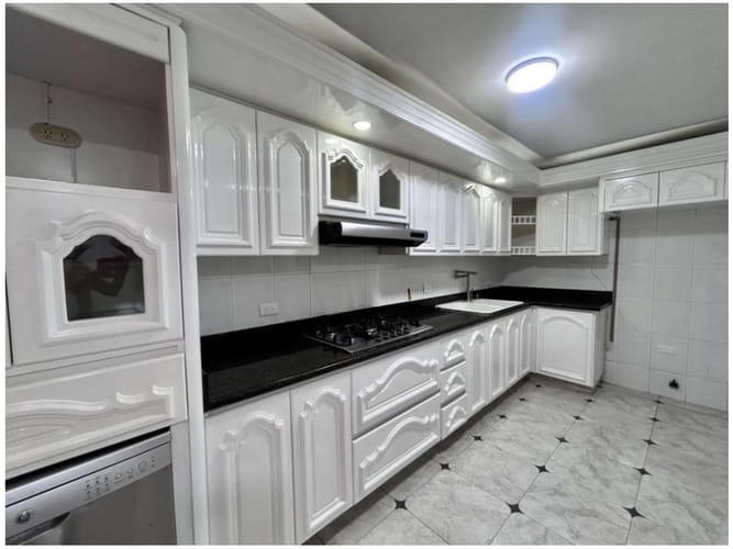 Apartamento de 3 alcobas en venta en El Tesoro, Medellín, 165 m² · foto 8 de 24