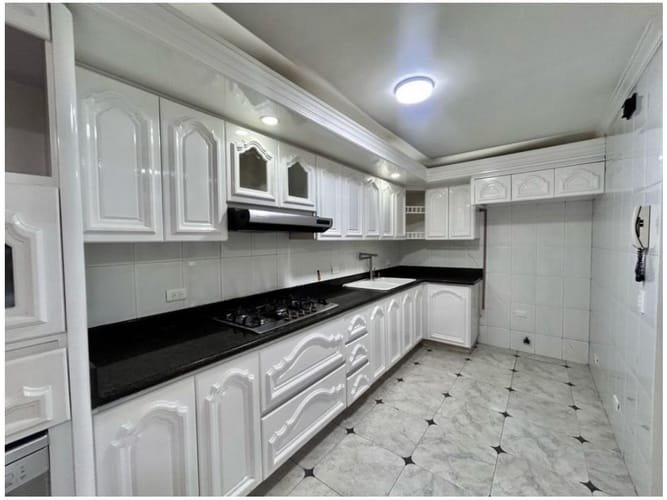 Apartamento de 3 alcobas en venta en El Tesoro, Medellín, 165 m² · foto 9 de 24