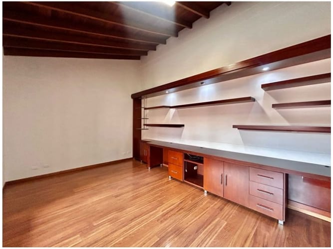 Apartamento de 3 alcobas en venta en El Tesoro, Medellín, 165 m² · foto 18 de 24