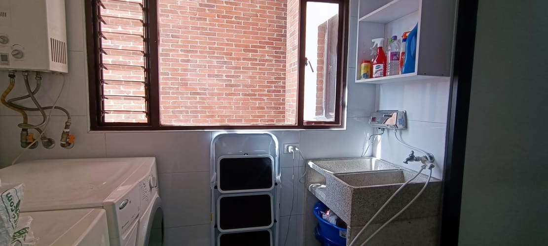Apartamento de 3 alcobas en venta en Santa Barbara, Bogotá, 140 m² · foto 14 de 19