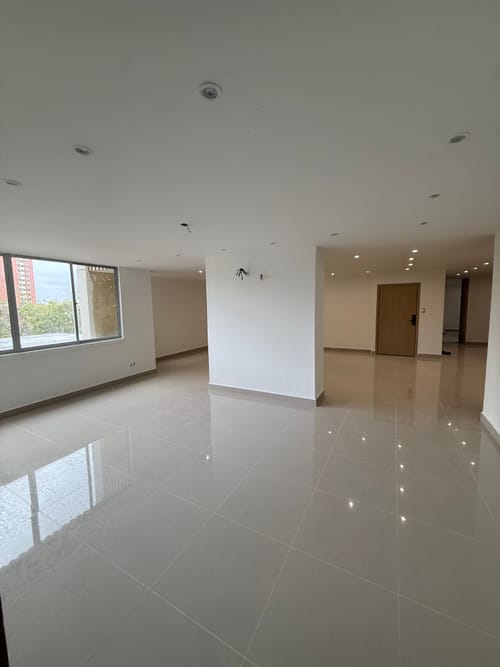 Apartamento de 3 alcobas en venta en Altos Del Prado, Barranquilla, 260 m² · foto 2 de 21