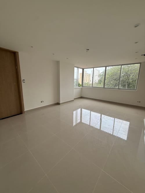 Apartamento de 3 alcobas en venta en Altos Del Prado, Barranquilla, 260 m² · foto 3 de 21