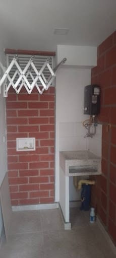 Apartamento de 2 alcobas en arriendo en Cabecera San Antonio De Prado, Medellín, 45 m² · foto 2 de 5