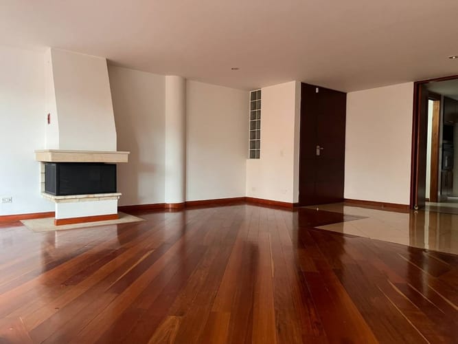 Apartamento de 3 alcobas en arriendo en Chicó Navarra, Bogotá, 106 m² · foto 3 de 18
