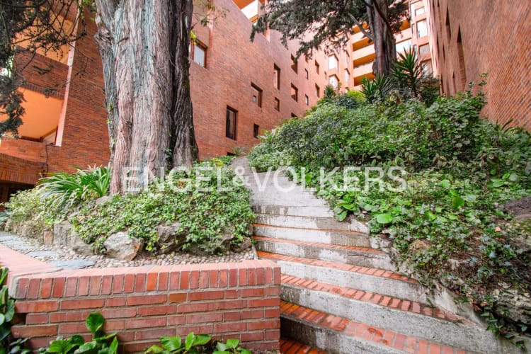 Apartamento en venta en Los Rosales, Bogotá · foto 18 de 19