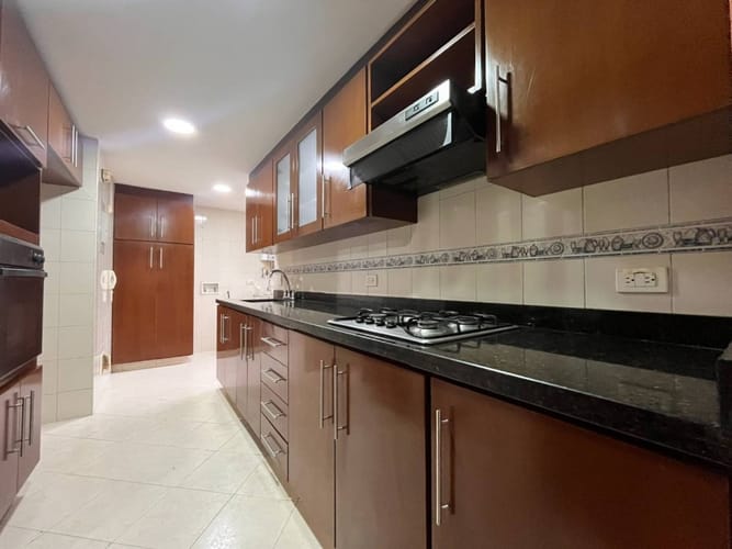 Apartamento de 3 alcobas en arriendo en Chicó Navarra, Bogotá, 106 m² · foto 6 de 18