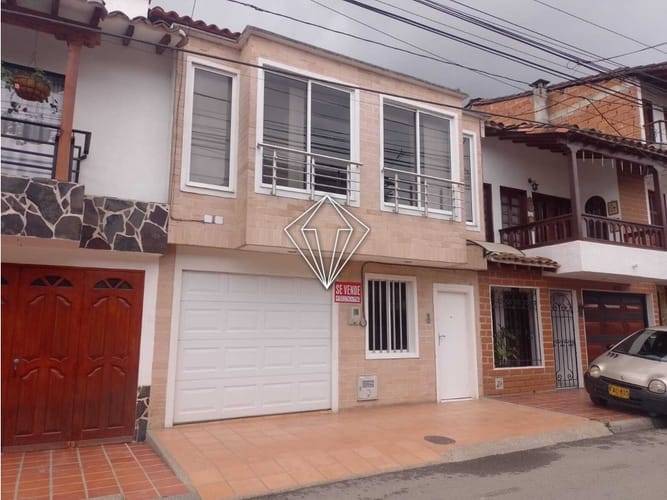 Casa de 3 alcobas en venta en La Ceja, 160 m² · foto 2 de 24