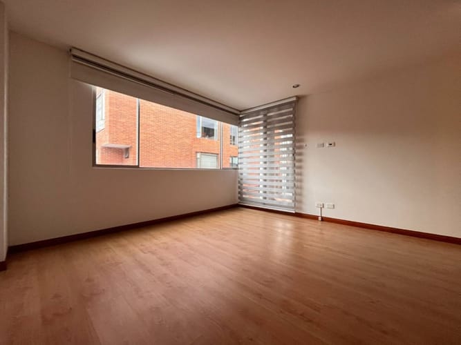 Apartamento de 3 alcobas en arriendo en Chicó Navarra, Bogotá, 106 m² · foto 10 de 18