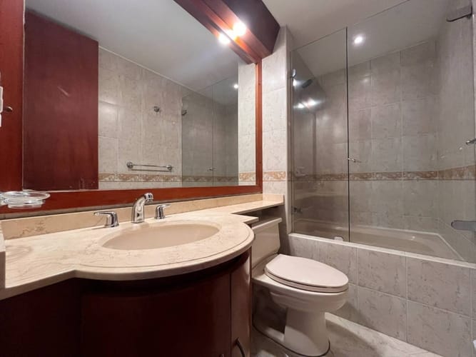 Apartamento de 3 alcobas en arriendo en Chicó Navarra, Bogotá, 106 m² · foto 12 de 18