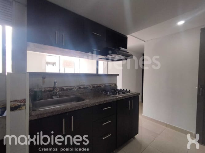 Apartamento de 2 alcobas en arriendo en El Chagualo, Medellín, 65 m² · foto 3 de 12