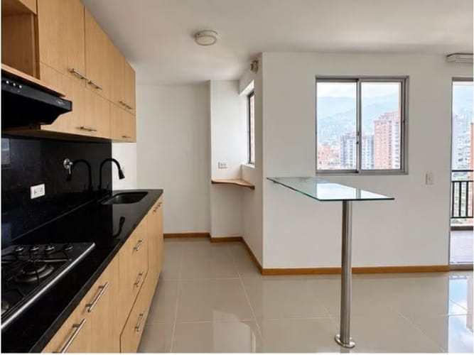 Apartamento de 3 alcobas en arriendo en Suramérica, Itagüí, 60 m² · foto 2 de 15