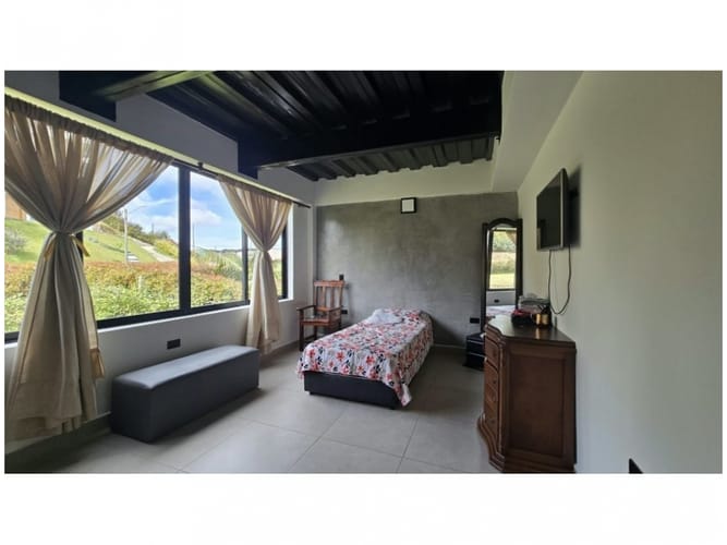 Casa de 6 alcobas en venta en Pantanillo, Envigado, 325 m² · foto 11 de 24