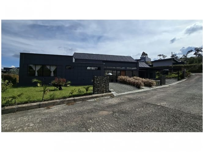 Casa de 6 alcobas en venta en Pantanillo, Envigado, 325 m² · foto 22 de 24