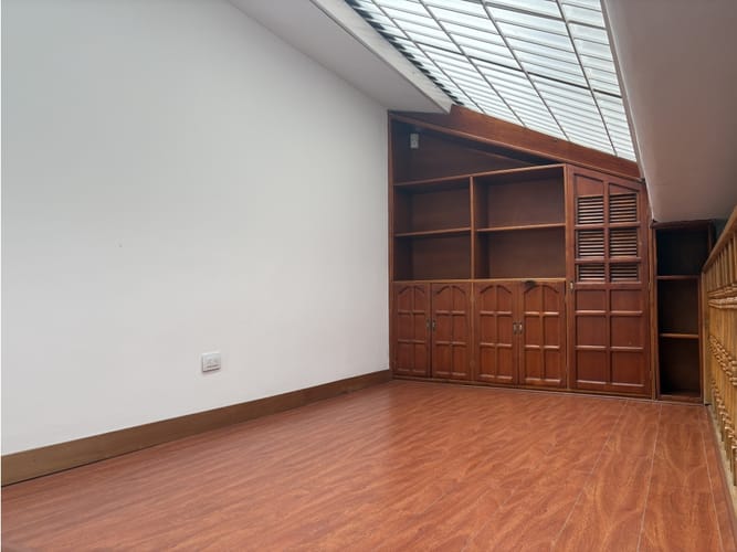 Casa de 4 alcobas en venta en Santa Paula, Bogotá, 267 m² · foto 9 de 19