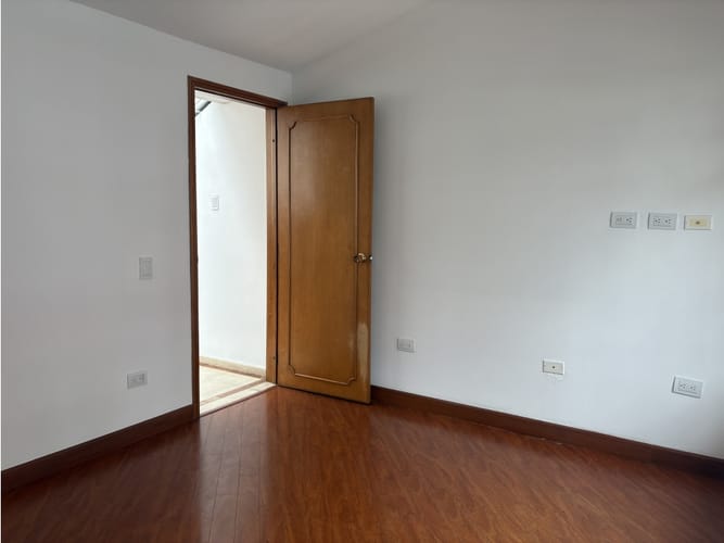 Casa de 4 alcobas en venta en Santa Paula, Bogotá, 267 m² · foto 12 de 19