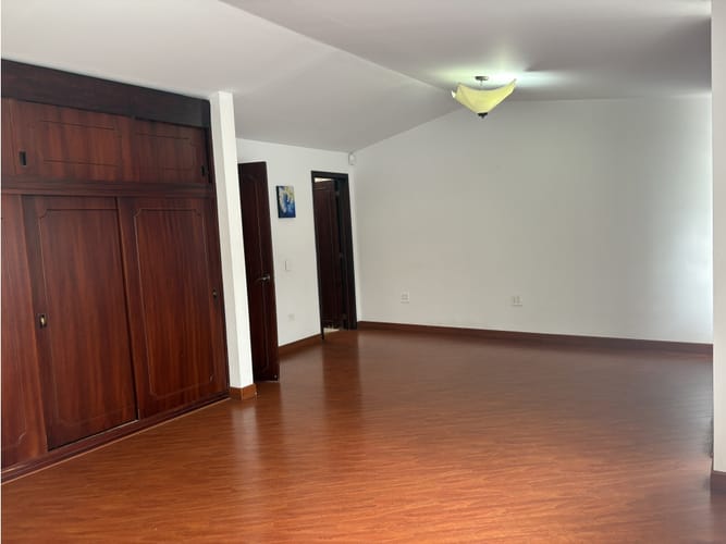 Casa de 4 alcobas en venta en Santa Paula, Bogotá, 267 m² · foto 13 de 19
