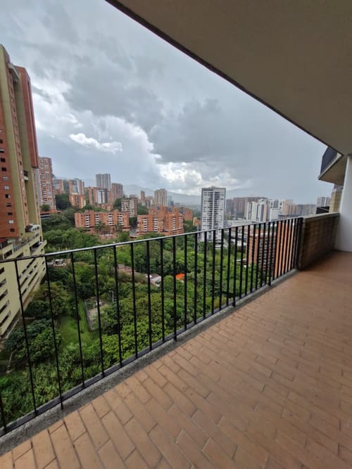 Apartamento de 2 alcobas en arriendo en Vía Las Palmas, Medellín, 76 m² · foto 3 de 24