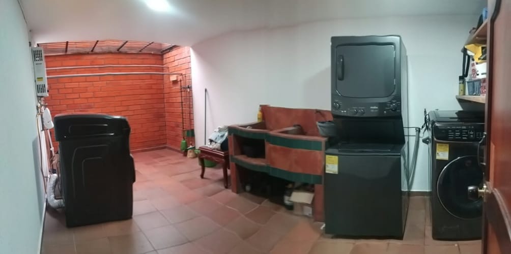 Casa de 9 alcobas en arriendo en Los Colegios, Rionegro, 1000 m² · foto 23 de 24