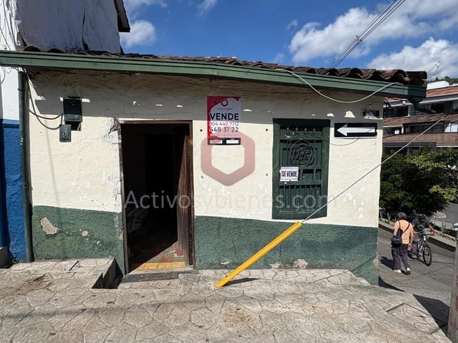 Casa de 3 alcobas en venta en El Retiro, 432 m² · foto 2 de 10