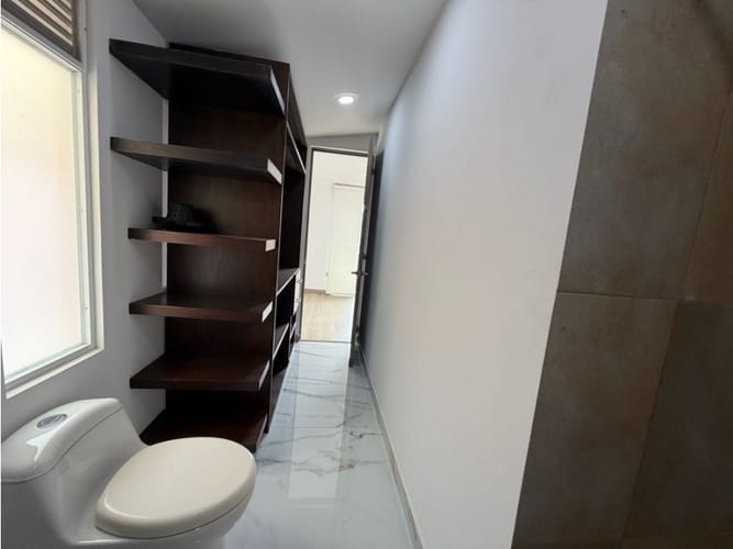 Casa de 5 alcobas en venta en El Castillo, Jamundí, 211 m² · foto 7 de 17