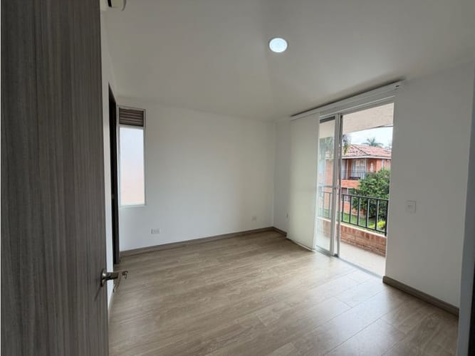 Casa de 5 alcobas en venta en El Castillo, Jamundí, 211 m² · foto 8 de 17