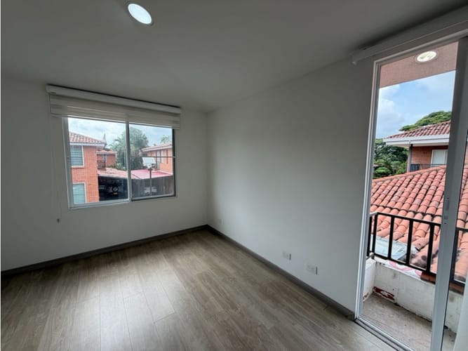 Casa de 5 alcobas en venta en El Castillo, Jamundí, 211 m² · foto 9 de 17