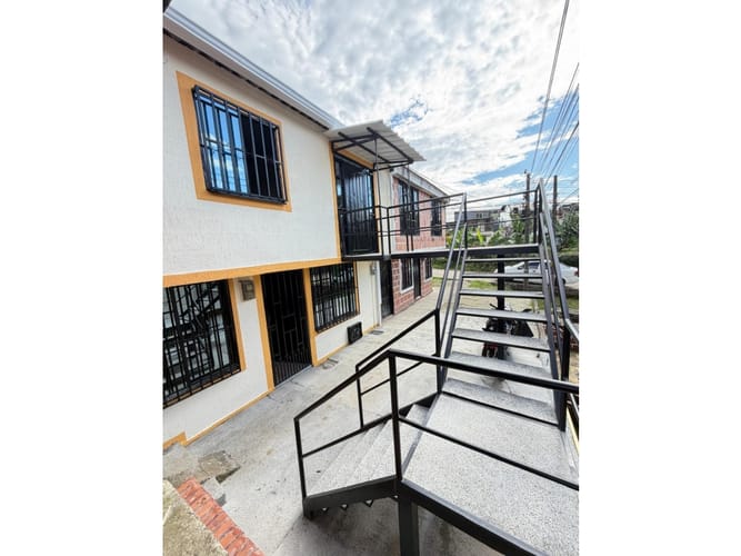 Casa de 4 alcobas en venta en La Macarena, Dosquebradas, 40 m² · foto 10 de 23